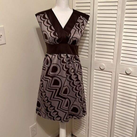 Mossimo Supply Co. Dresses & Skirts - MOSSIMO Brown and Grey V-Neck Mini Dress with Attached Belt. Size Small
